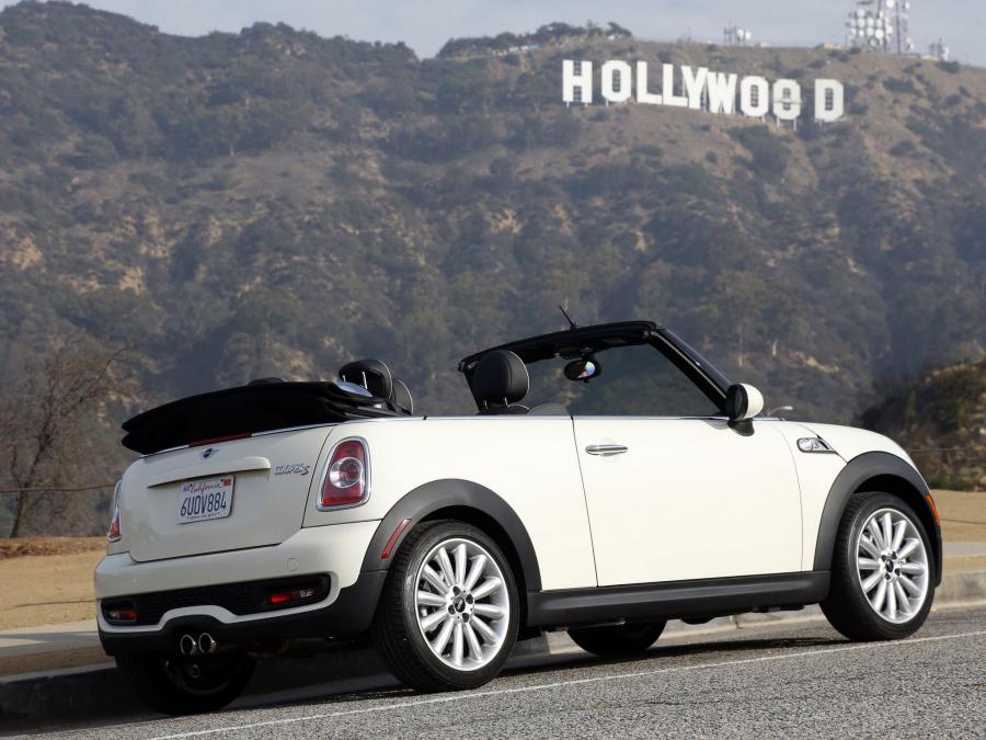  Mini Cooper S Cabrio 2010 года  (US) (фото 2 из 5)